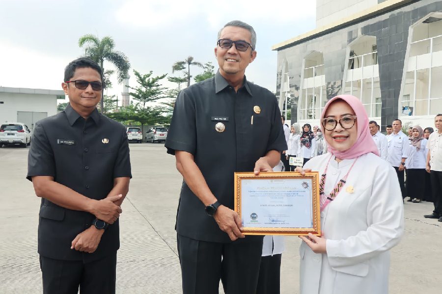 Kota Cirebon Raih Penghargaan Kepatuhan Penyelenggaraan Pelayanan Publik