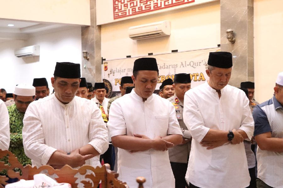 Polres Cirebon Kota bersama Forkopimda Tarhim di Masjid Adz Dzikra