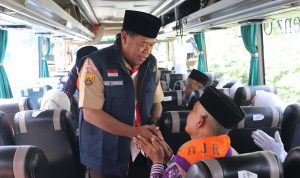 Sekda Majalengka Lepas Jemaah Haji Kloter 04 KJT Sekda Majalengka Lepas Jemaah Haji Kloter 04 KJT