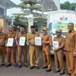 Pemkab Majalengka Serahkan Empat Mobil Aspirasi Kampung Juara