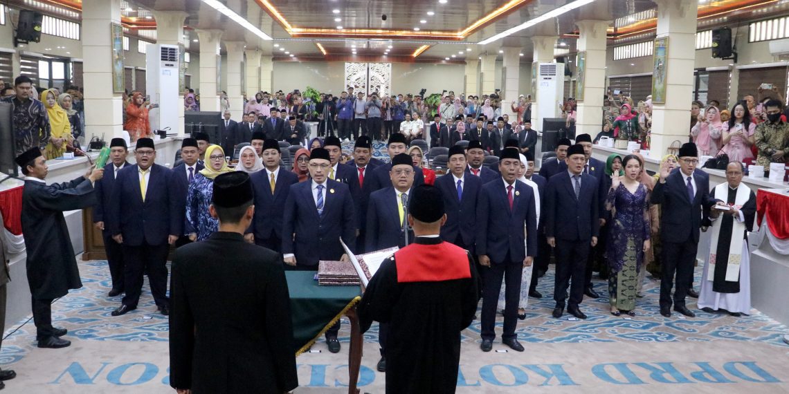 Sebanyak 35 Anggota DPRD Kota Cirebon 2024-2029 Dilantik