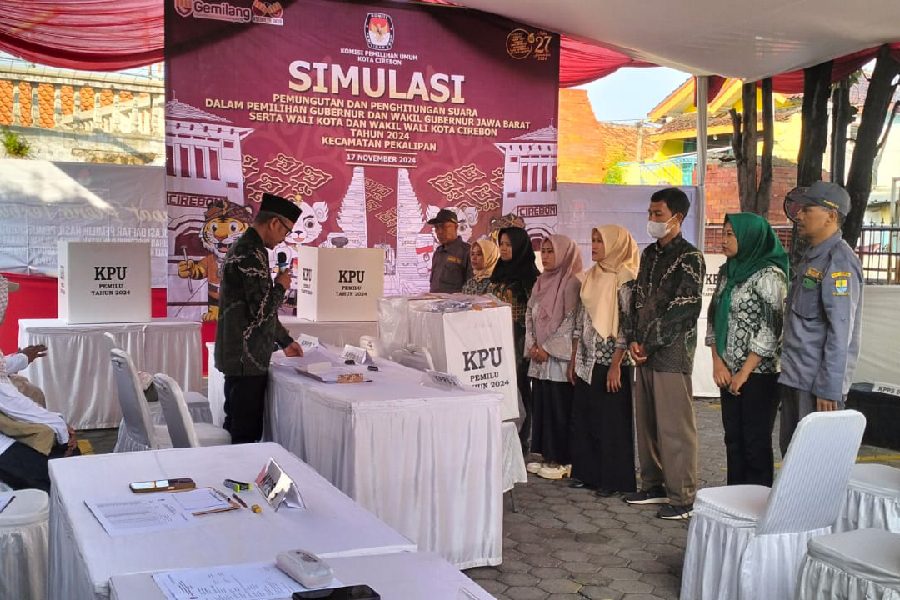 PPK Lemahwungkuk Pastikan Kesiapan Pilkada melalui Simulasi Pemungutan Suara