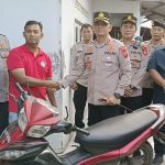Kapolres Cirebon Kota Serahkan Sepeda Motor Korban Penyerangan