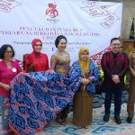 Perempuan Berkebaya Cirebon Ajak Kaum Hawa Tampil Anggun dengan Kebaya