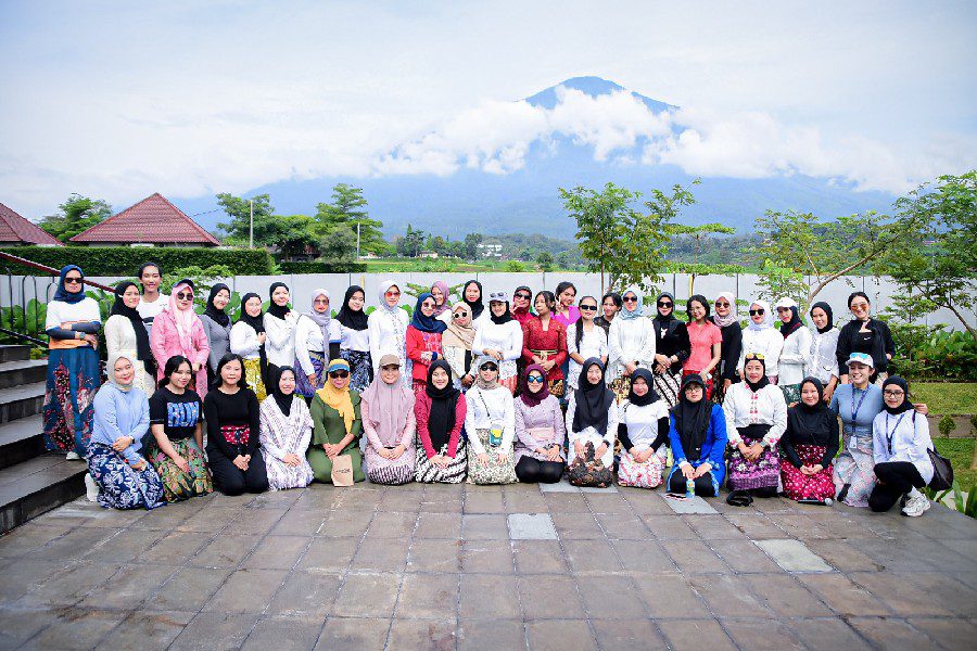 Hotel Santika Premiere Linggarjati Ajak Perempuan Sehat dan Berbudaya