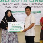 Pemkot Cirebon dan Baznas Salurkan Bantuan untuk Guru Ngaji