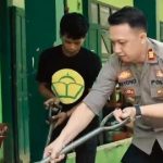 Dayeuhkolot Diterjang Banjir, Kapolsek Sigap Bantu Warga