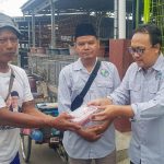 IWO Jawa Barat Bagikan Daging Kurban kepada Tukang Becak