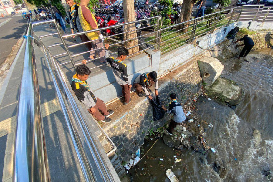 Ribuan Anggota Pramuka Ikuti World Cleanup Day di Majalengka