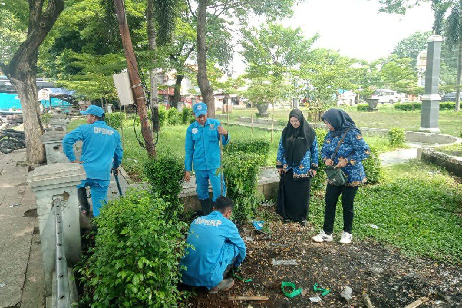 Ratusan Pohon Baru Ditanam di Jalur Protokol Kota Cirebon