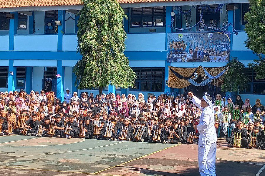 Hari Angklung Sedunia, Bupati Majalengka Tekankan Pentingnya Nilai Budaya Sunda