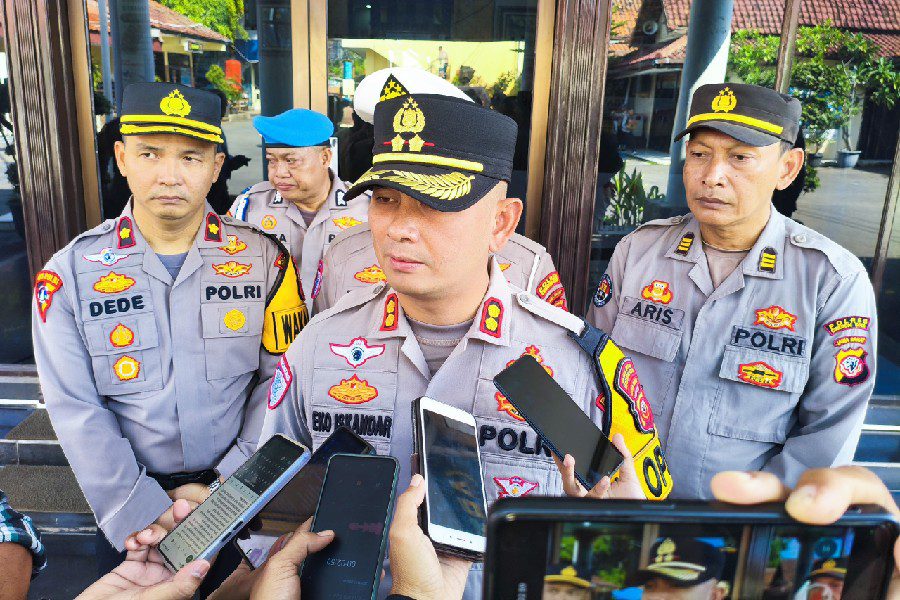 Operasi Zebra Lodaya Kota Cirebon Berlakukan Tilang Manual dan Elektronik