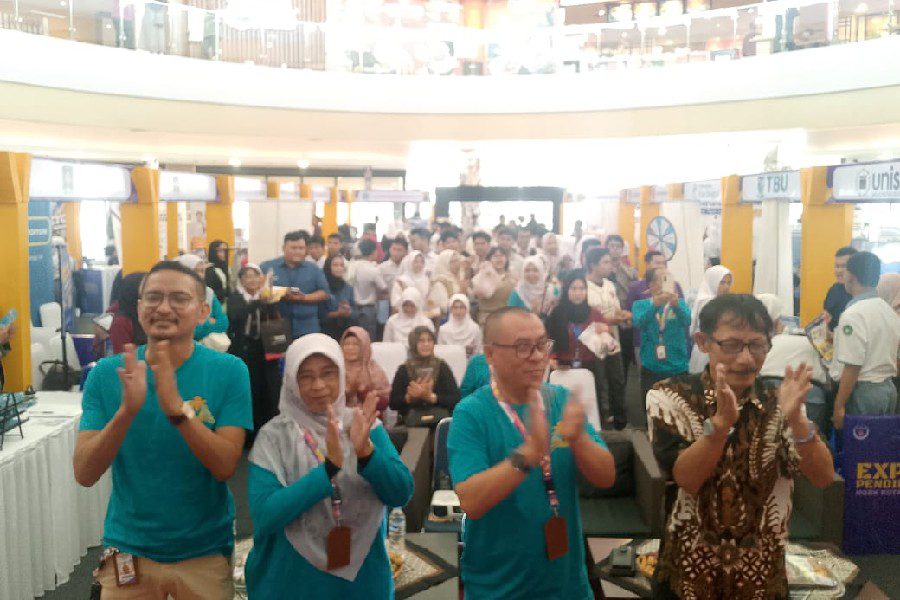 Puluhan Universitas Ramaikan Expo Pendidikan 2025 MGBK Kota Cirebon