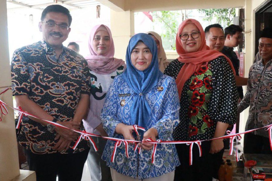 Ana Susanti Resmikan Gerai Koperasi Merah Putih Kebonbaru
