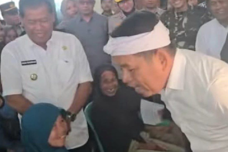 Gubernur Kucurkan Bantuan untuk Korban Tanah Bergerak Sukadana