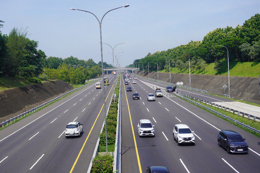 Libur Imlek 2026, Volume Kendaraan Tol Cipali Naik 52 Persen