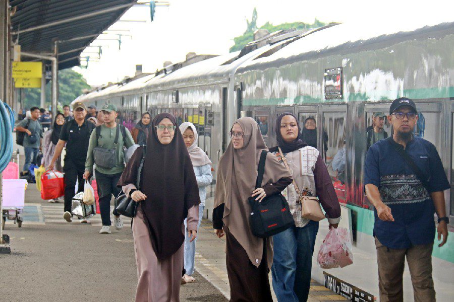 Libur Imlek, KAI Daop 3 Cirebon Sediakan 29.945 Tiket KA