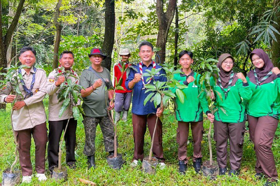 Perkuat Kepedulian Lingkungan, Pramuka Majalengka Tanam Pohon di Buper Sindangkasih