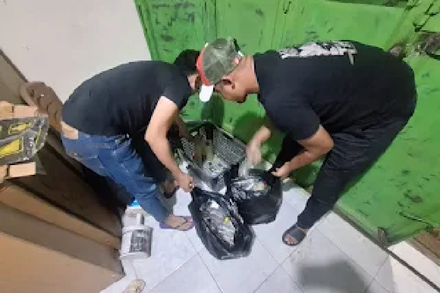 Razia Malam, Polisi Sita Puluhan Botol Miras