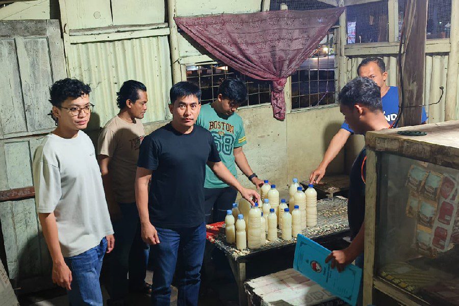 Satnarkoba Sikat Miras Ilegal, Ratusan Botol Tuak dan Ciu Diamankan
