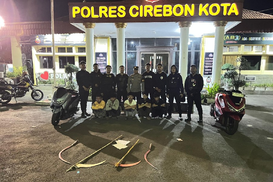 Dikejar hingga Masuk Jalan Buntu, Sekelompok Pemuda Bersajam Ditangkap Polisi