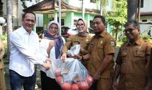 Gerindra DPRD Kota Cirebon Salurkan Bantuan Alat Olahraga untuk Pelajar