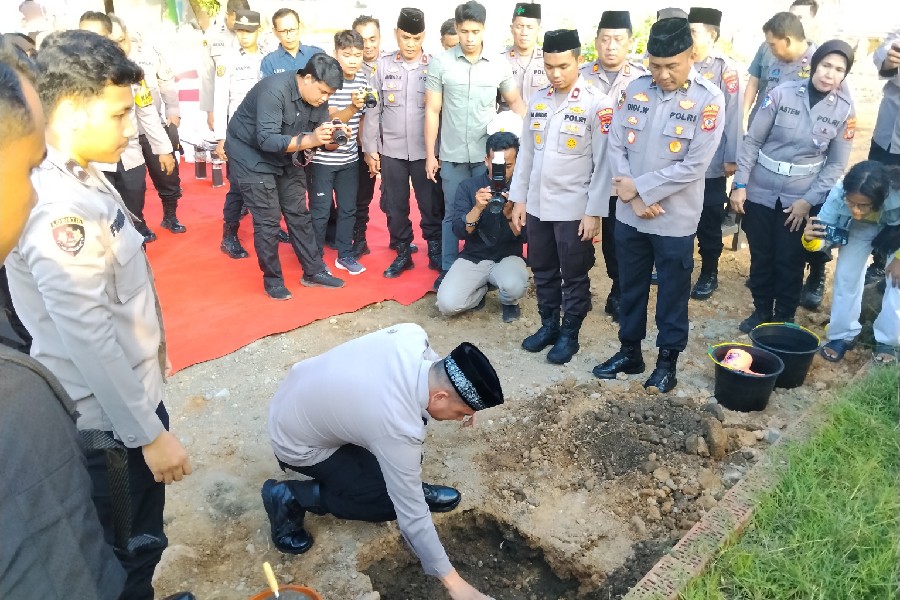 Kapolres Cirebon Kota Resmikan Peletakan Batu Pertama Masjid Adz Dzikra