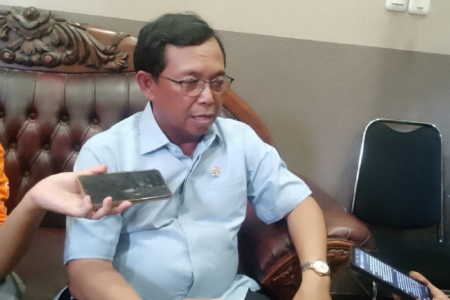 Reses di Cirebon, Herman Khaeron Kunjungi Pabrik hingga Pasar Murah