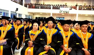 Wisuda ke-77 UGJ Cirebon, 704 Lulusan Siap Bersaing di Era AI