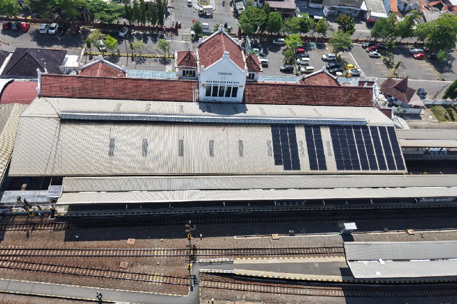 KAI Cirebon Perluas PLTS, Dukung Net Zero Emission 2060