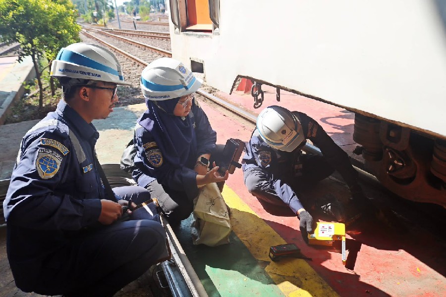 Kereta Penumpang dan Gerbong Daop 3 Lulus Uji Kelaikan Operasi
