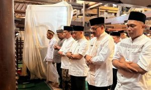 Pemkot Gelar Salat Berjamaah dan Ziarah ke Gunung Jati