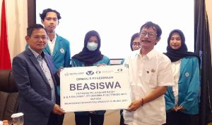 Dharma Group Salurkan Beasiswa untuk Mahasiswa UGJ Cirebon