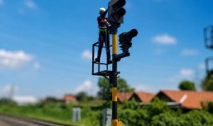 Perawatan Perangkat Sinyal dan Telekomunikasi Dukung Perjalanan Kereta Api