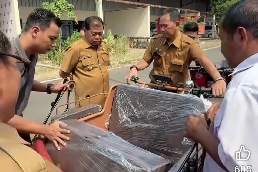 Bantuan 300 Becak Listrik di Majalengka Sasar Pengayuh Lansia