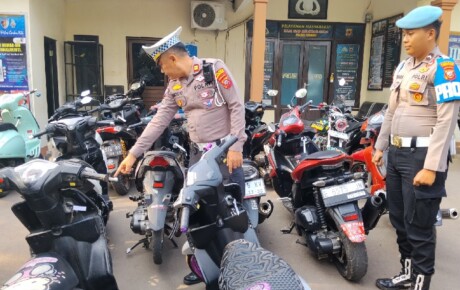 Penertiban Knalpot di Kesambi, 21 Pengendara Kena Tilang