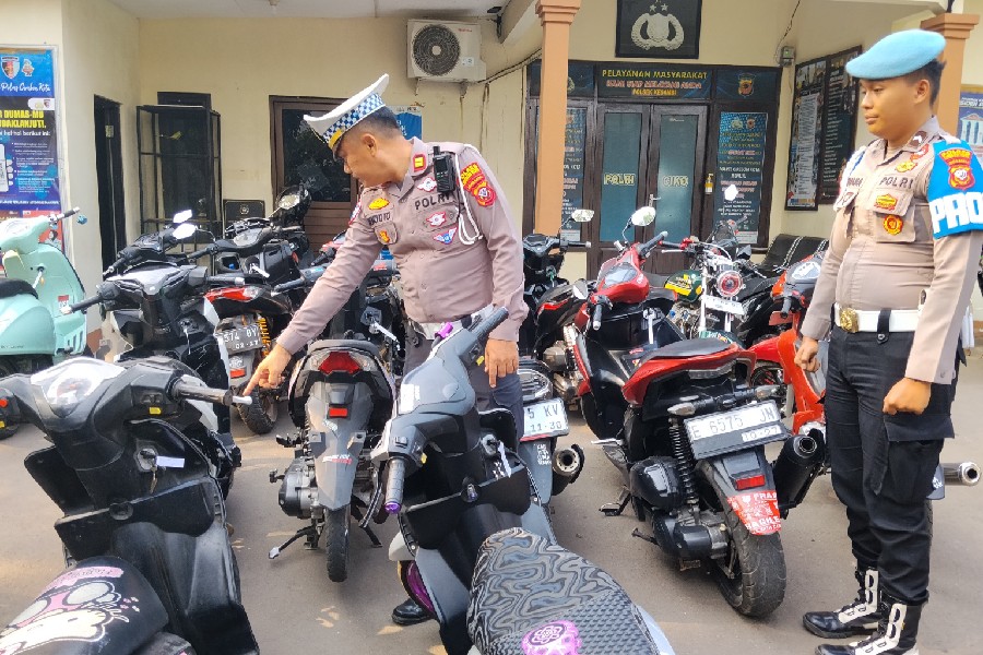 Penertiban Knalpot di Kesambi, 21 Pengendara Kena Tilang