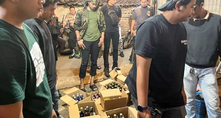Polisi Amankan Ratusan Miras dalam Operasi Pekat di Tengah Tani